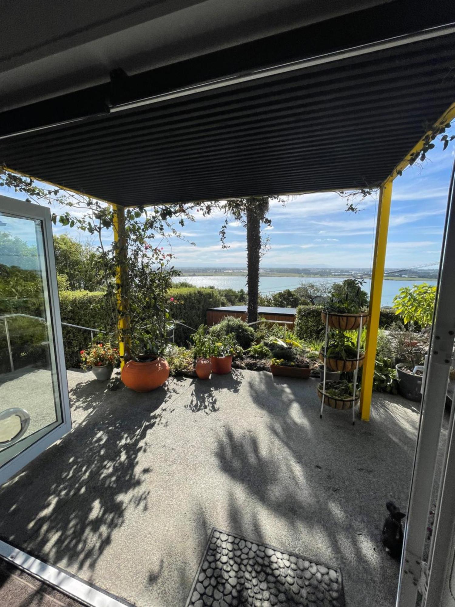 Under The Yellow Canopy Christchurch Extérieur photo